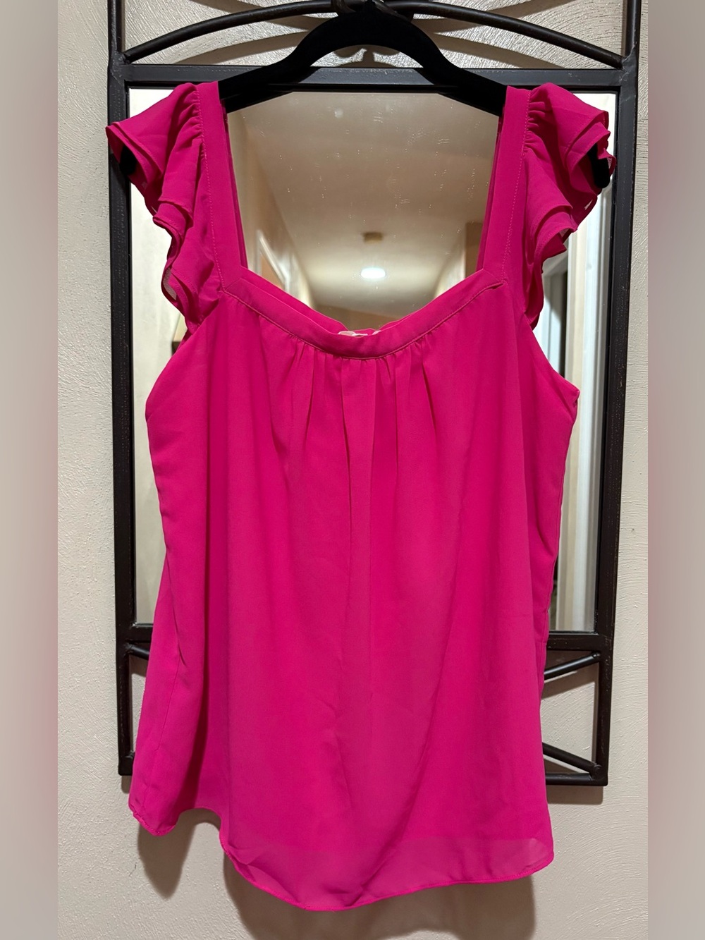 eesome Fuchsia Ruffle Sleeve Camisole Size L